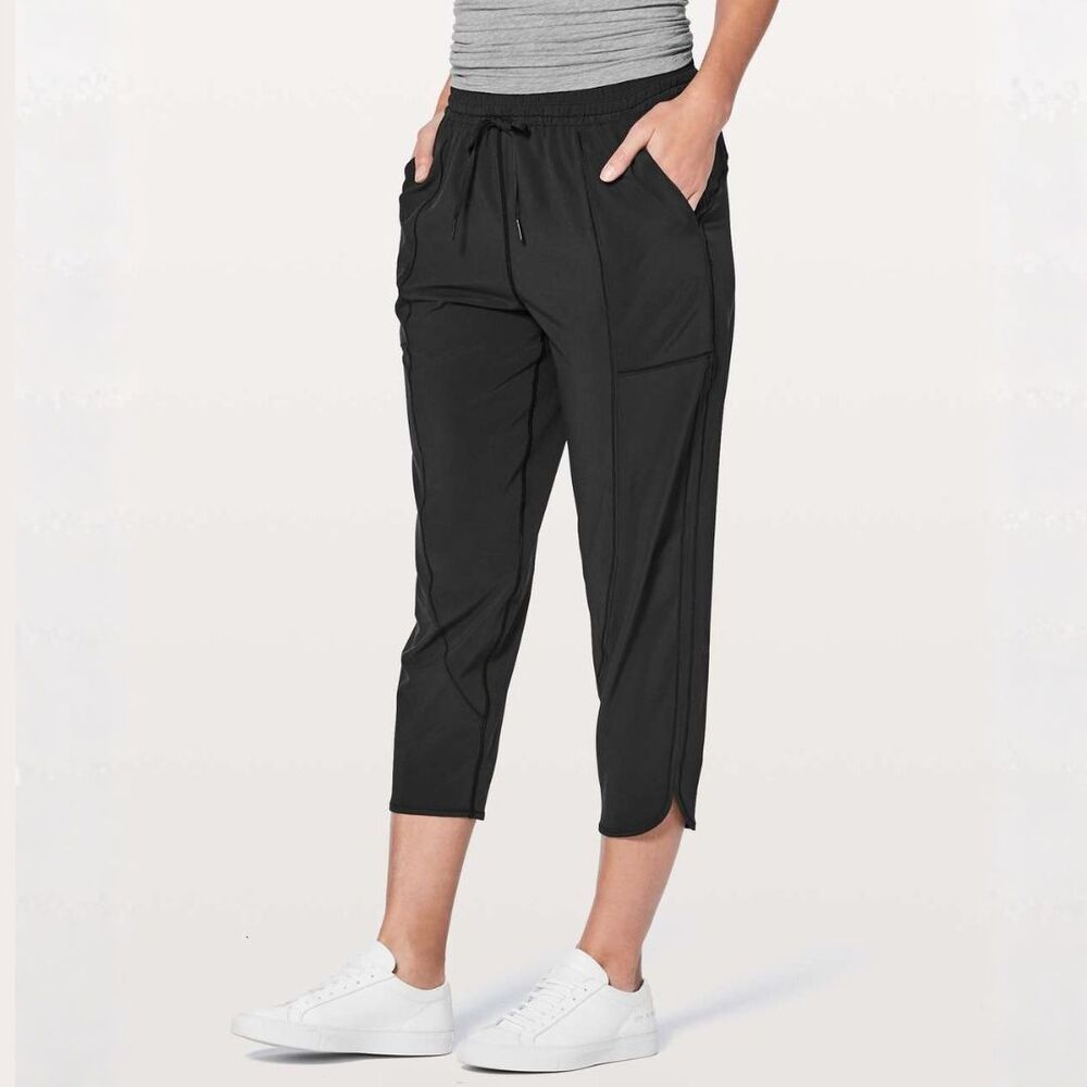 Lululemon Beyond the Studio Crop Pants Black Size‎ 4 High Rise Joggers